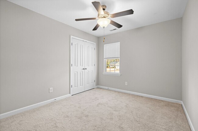 Building Photo - Woodbury Farms