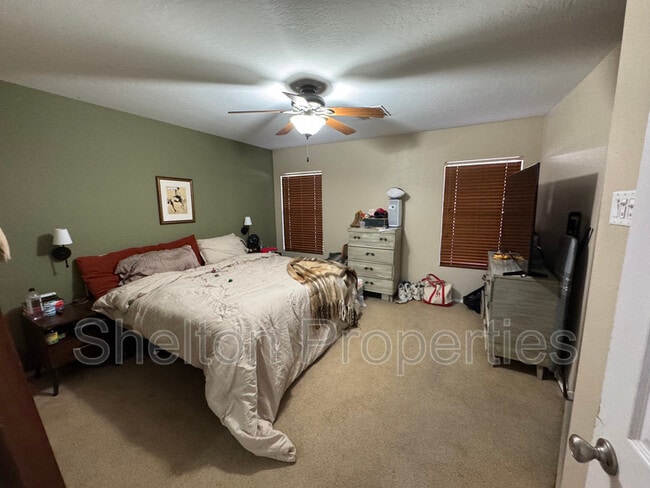 Building Photo - 22831 W Mesquite Dr