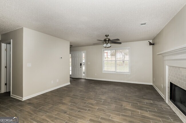 Building Photo - 1065 Garrison Ct