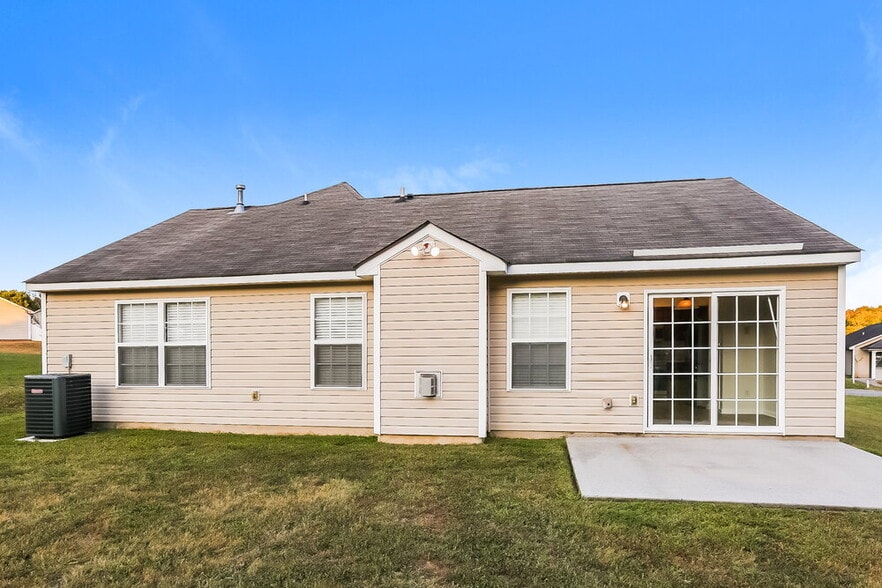Building Photo - 4714 Adamshire Ave