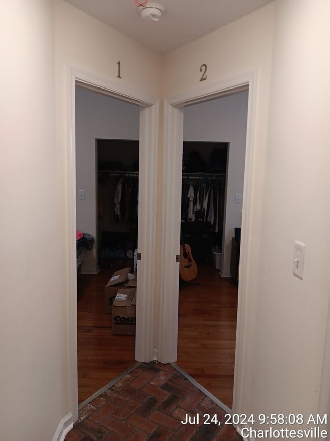 Building Photo - 14th Street NW / 2 Bedroom / 2 Bath Leasin...