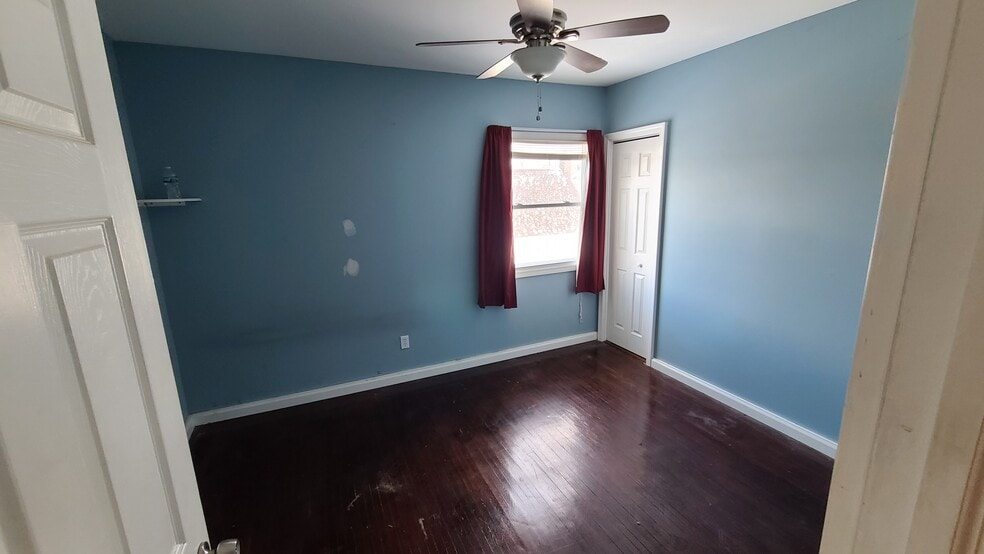 Bedroom #1 - 439 Goethe St