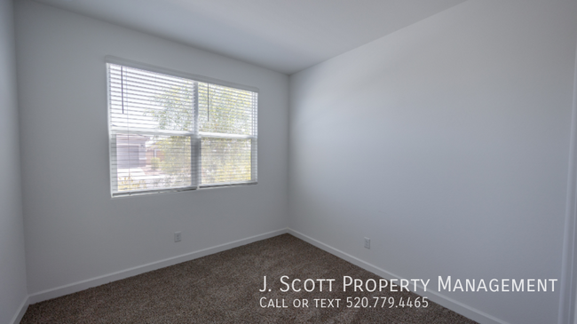 Building Photo - 8222 W Clemente Wy