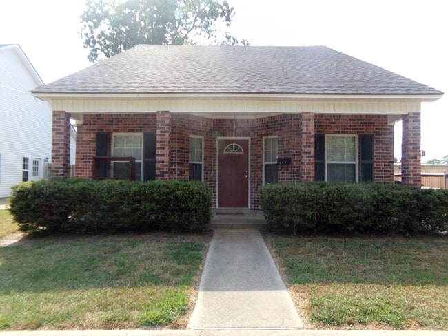 Primary Photo - 903 Cook St