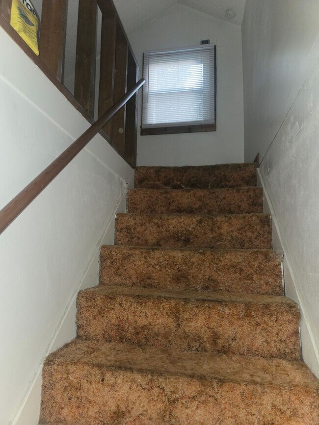 Building Photo - 327 S Talley Ave