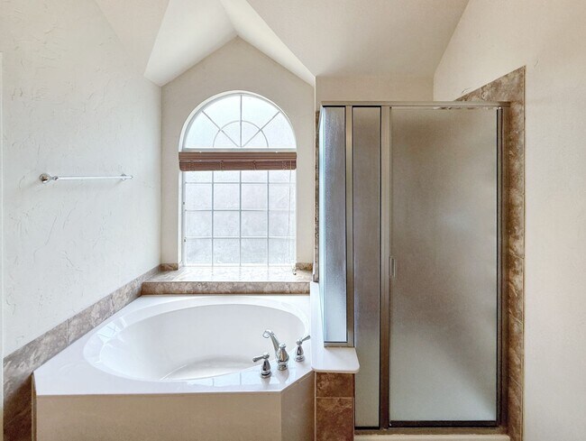 Building Photo - Hidden Gem in Plano’s Trails of Glenwood