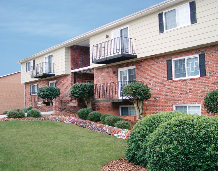 Forest Village 321 Woodson St Salisbury NC 28144 Apartment Finder