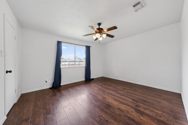 Building Photo - 17002 Dew Drop Ln