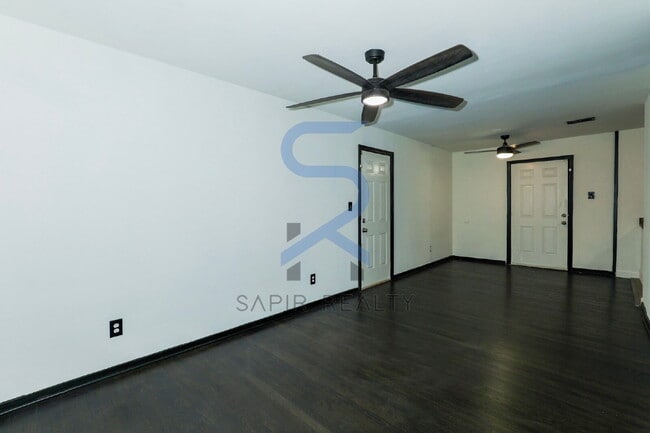 Building Photo - Move-In Ready All-Electric 3BR in Desirable Carroll Heights