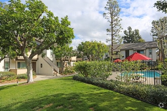 Building Photo - Briar Villa Apartments