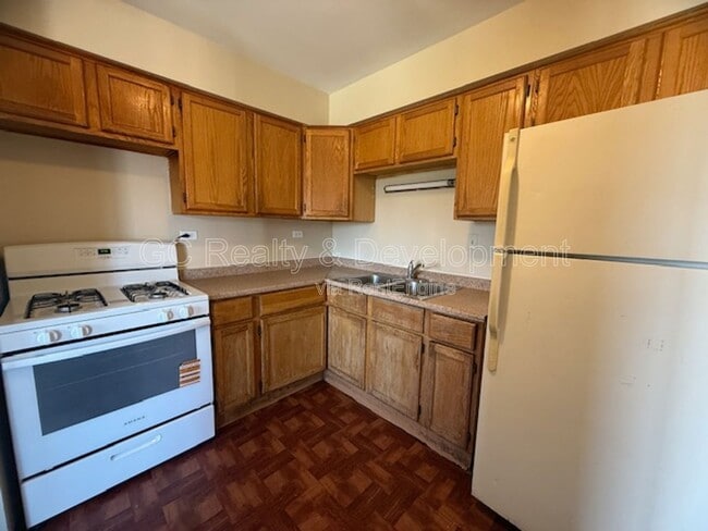 Building Photo - 847 College Blvd