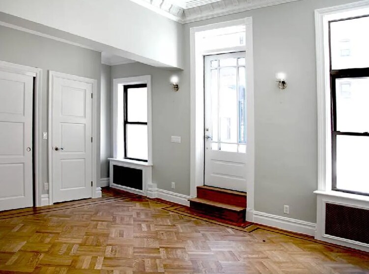 Building Photo - 38 E 73rd St