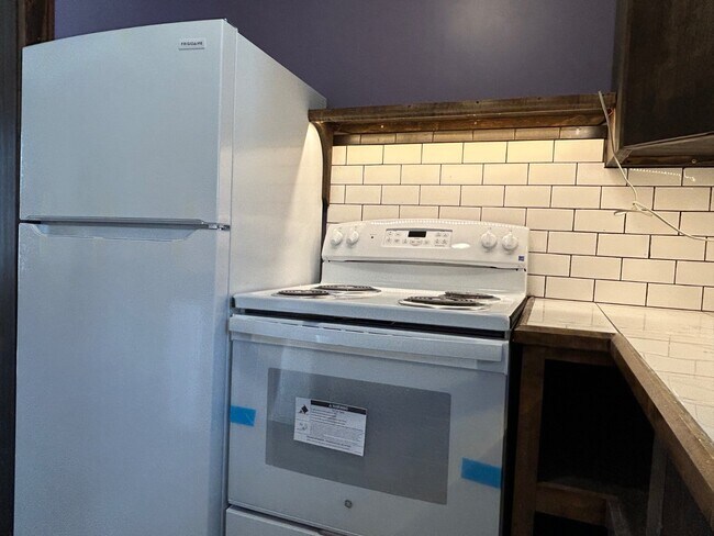 Building Photo - 114 S Melcher St