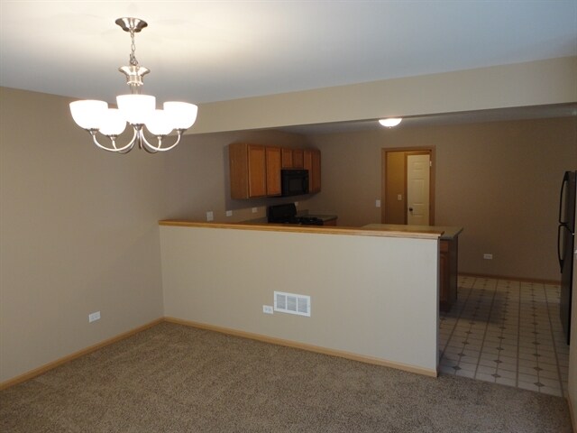 Building Photo - 1319 Roth Dr