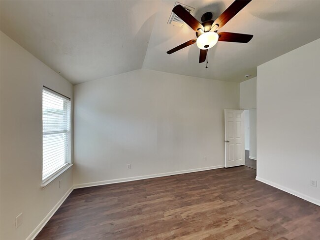 Building Photo - 409 Mystic Glen Loop