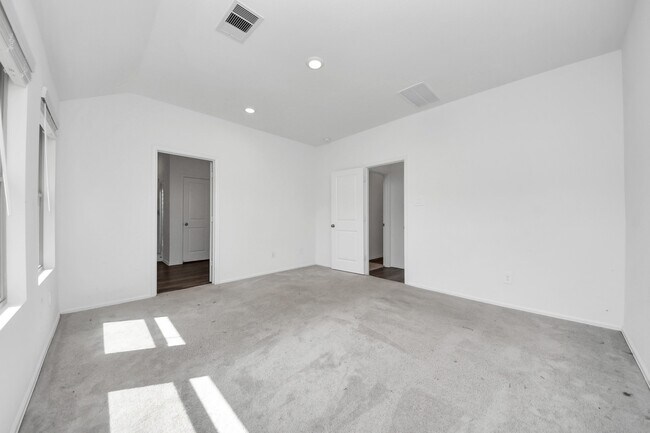 Building Photo - 1351 Antigua Dr