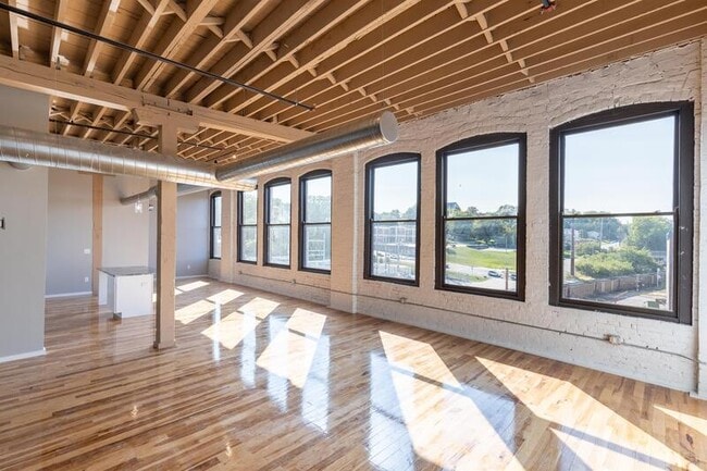 Building Photo - 116 N 4th St