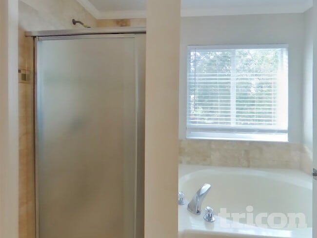 Building Photo - 2511 Brownwood Dr