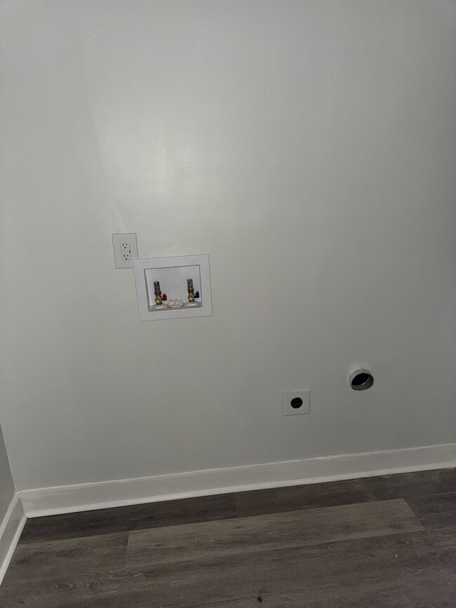 Building Photo - 7400 Rome Ave