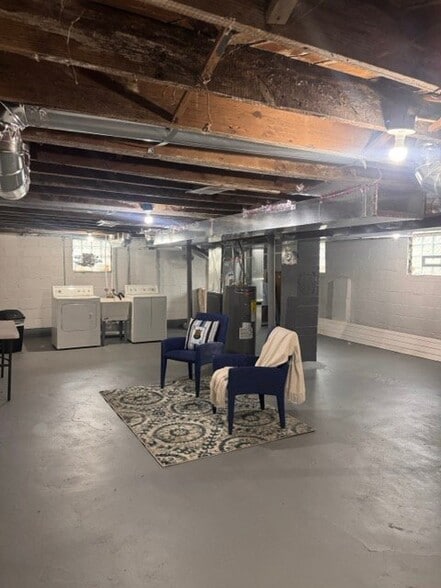 Building Photo - 16261 Tuller St