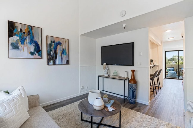 Building Photo - Unit 17