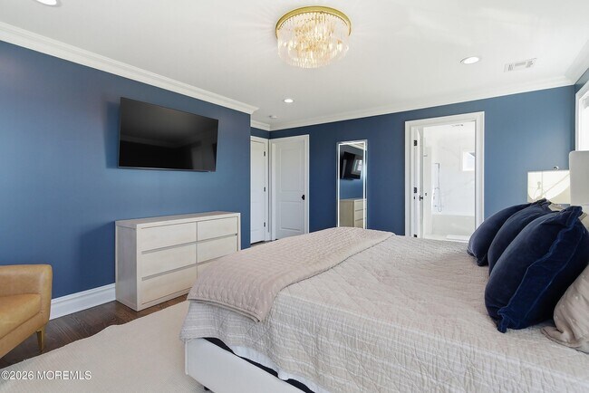 Building Photo - 619 Park Ave