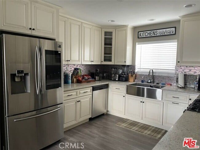 Building Photo - 9559 Firestone Blvd