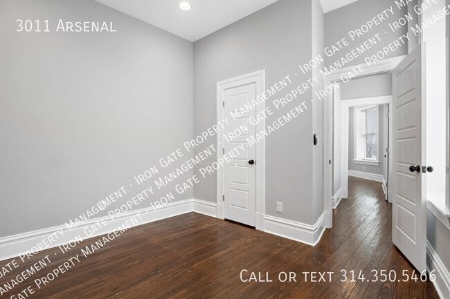 Building Photo - 3011 Arsenal-