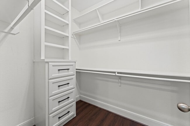 Building Photo - 10811 Gates Randal Ct