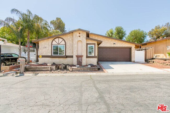 Building Photo - 27584 Onyx Ln