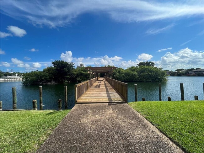 Building Photo - 3300 NW 46th St