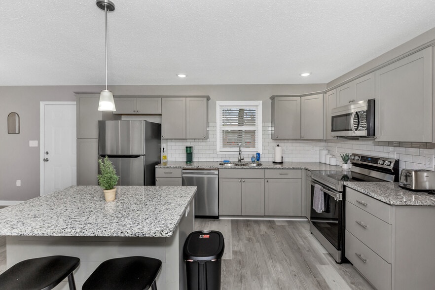 Building Photo - 2700 Sparkman Dr NW