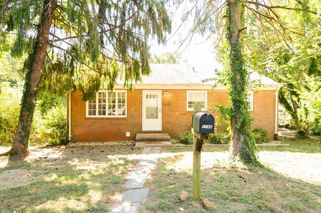 Building Photo - 114 Stratford Ct