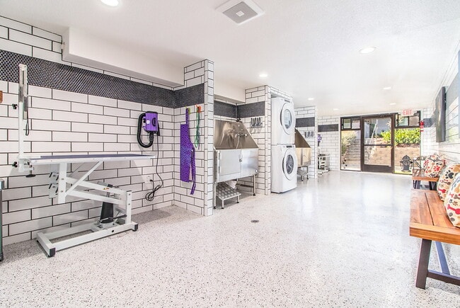 Building Photo - Magnolia Square