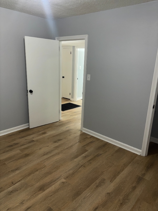 Building Photo - 619 Pinewood Ave