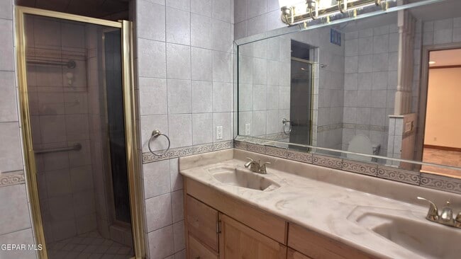 Building Photo - 4719 Frankfort Ave