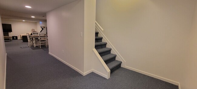 Building Photo - 547 Neff Rd