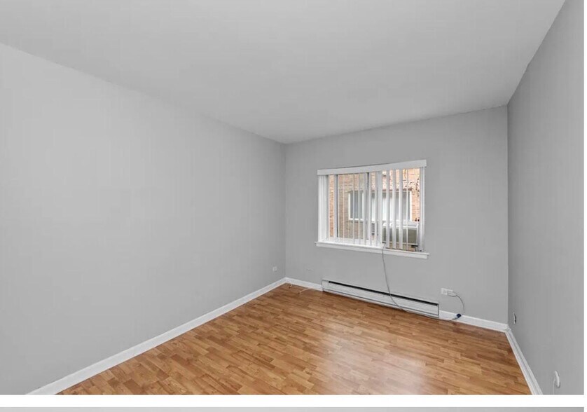Building Photo - 3825 N Pine Grove Ave