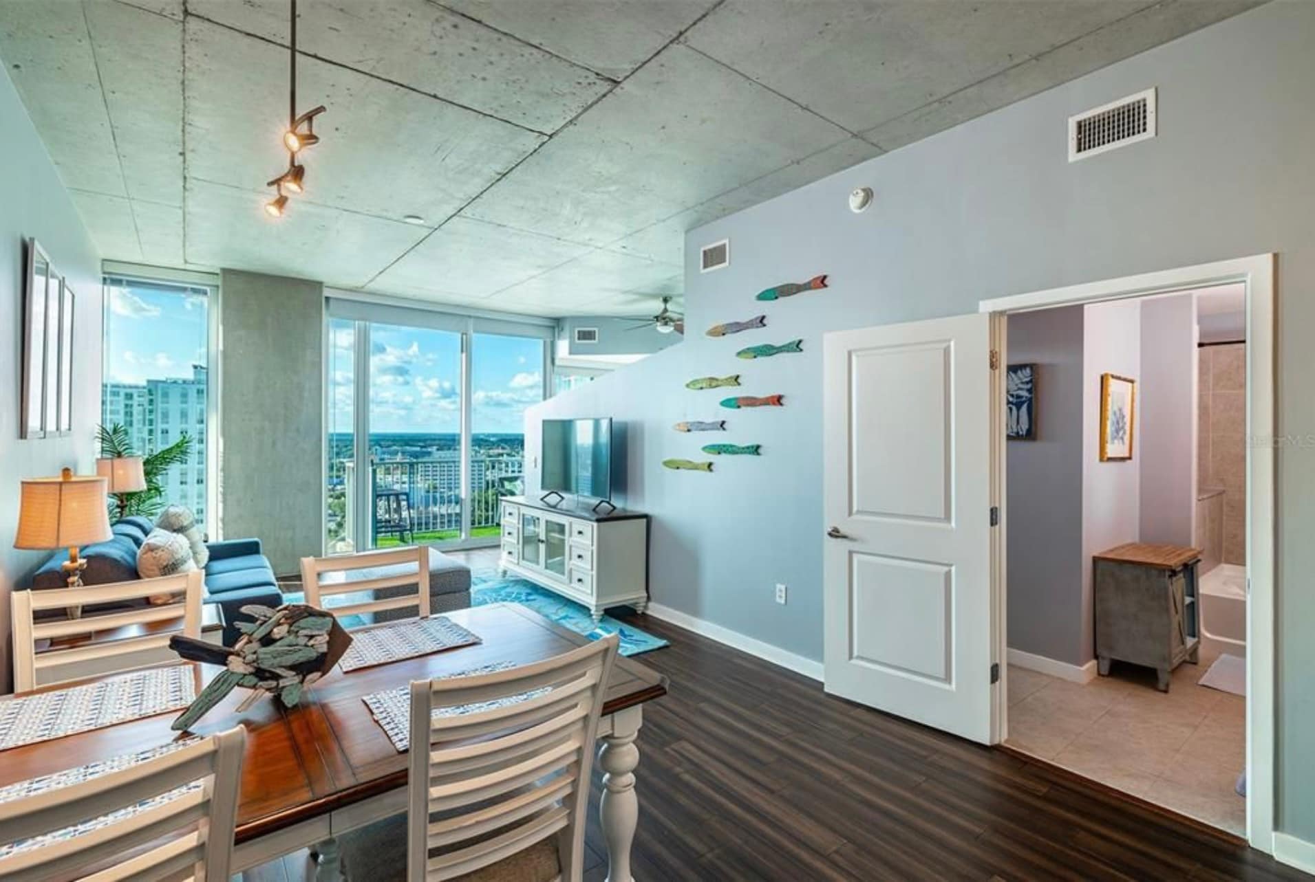 Building Photo - 777 N Ashley Dr