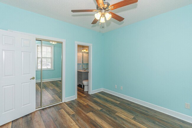 Building Photo - 4627 Wild Iris Dr