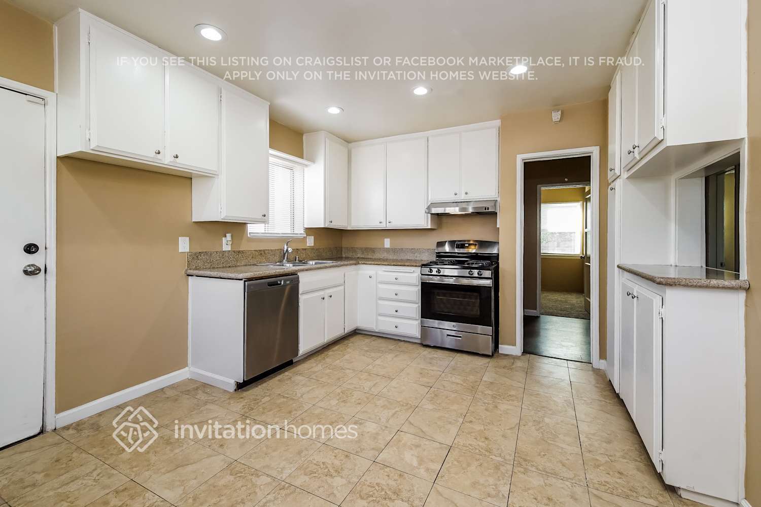 Building Photo - 1530 W 154th Pl