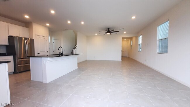 Building Photo - 9084 Marigold Crk St