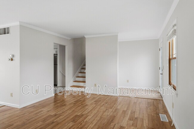 Building Photo - 1903 Sumac Dr