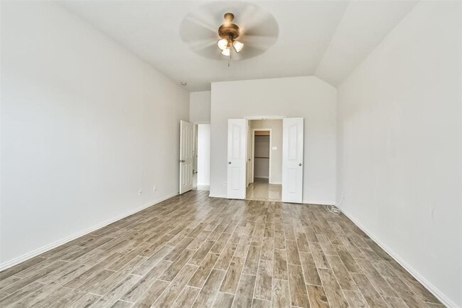Building Photo - 911 Merlin Roost Ct