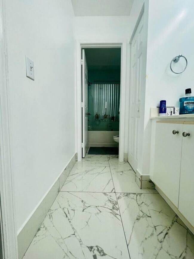 Building Photo - 4231 NW 1st Dr