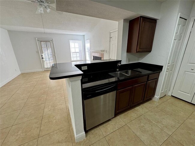 Building Photo - 5533 Chrishire Way