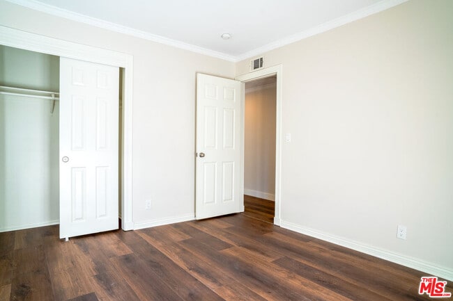 Building Photo - 233 Longfellow St