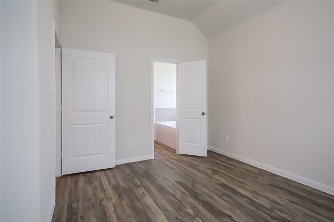 Building Photo - 705 Fallow Ln