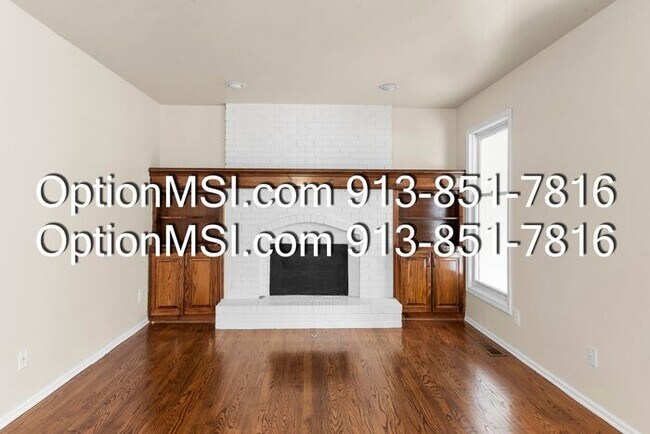 Building Photo - Welcome home to this charming two-story in South Woods subdivision