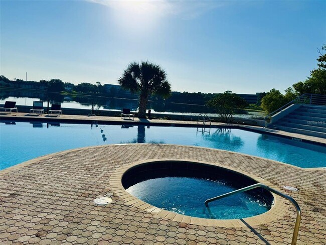Building Photo - 1000 Winderley Pl